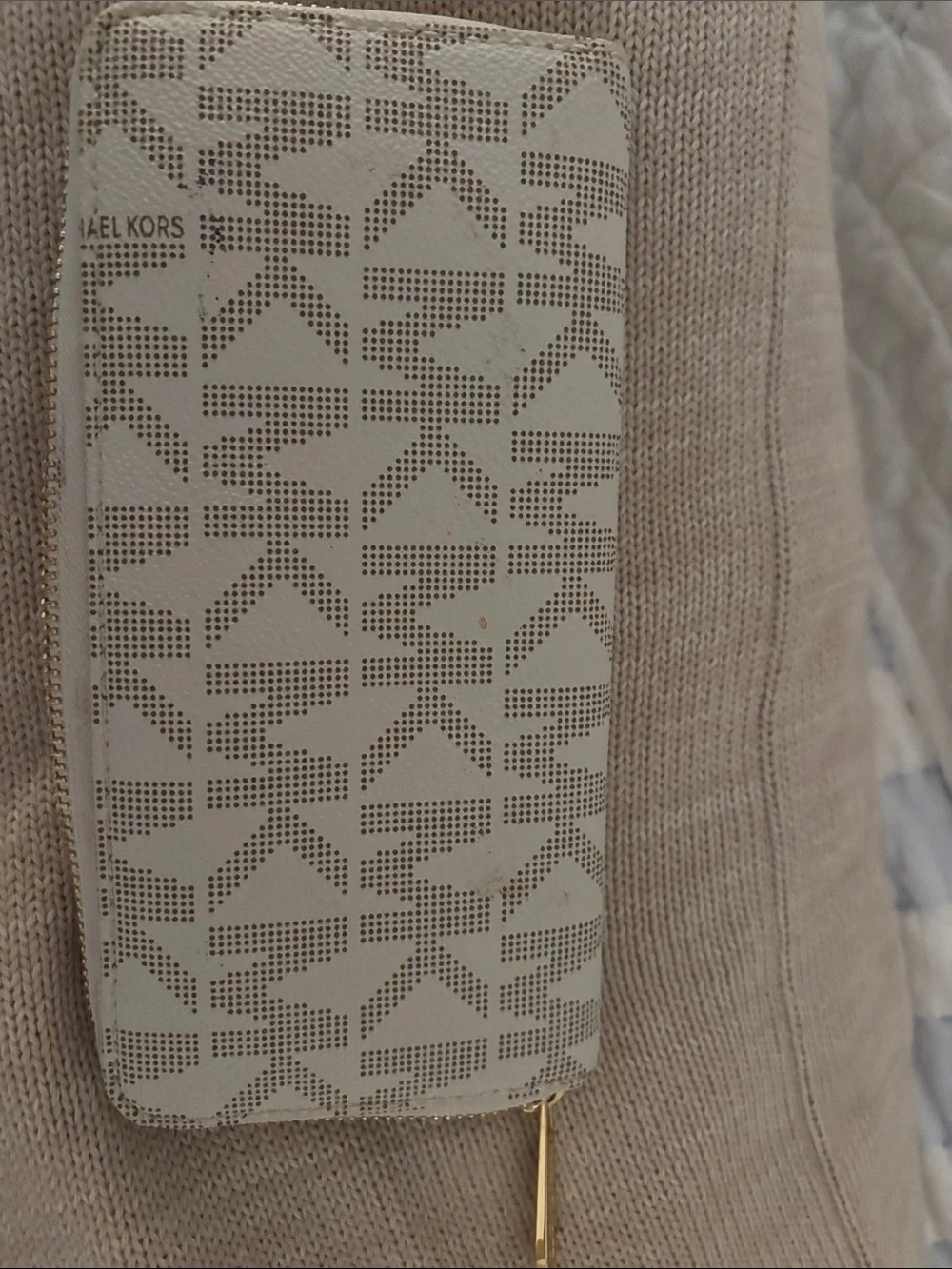Michael Kors White Logo Zip Wallet with Gold Plate Hardware